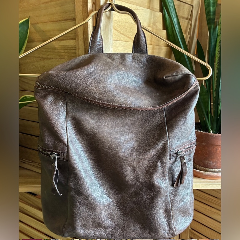 Valenca Holland Genuine Leather Backpack